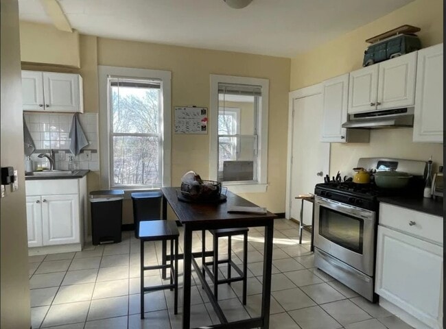 Photo - 8 Bennett St Unit 2