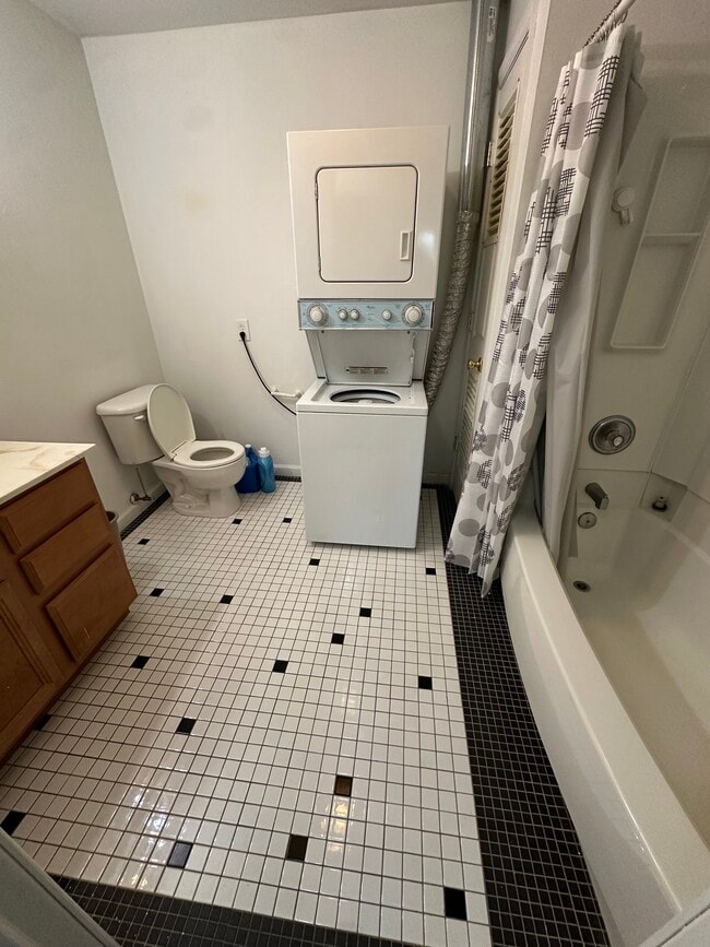 Photo - 405 Park Ave Unit B