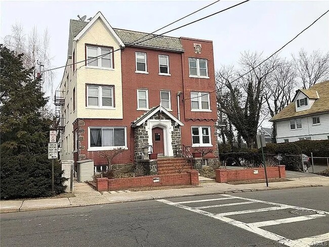 Building Photo - 143 Prospect Ave