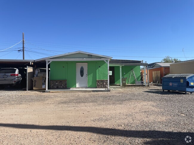 Building Photo - 268 N Ocotillo Dr Rental