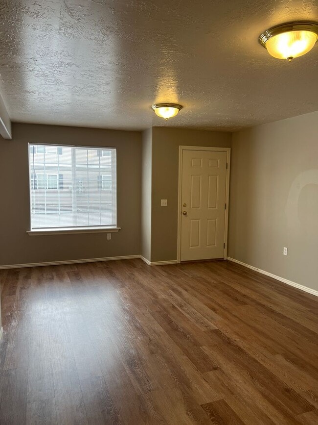 Photo - BEAUTIFUL 2 Bed 1 bath Continental condo w...