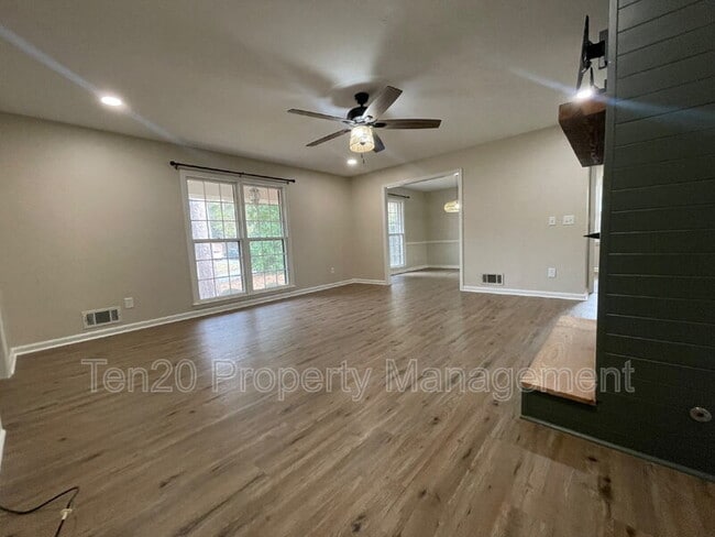 Photo - 2005 Landau Dr