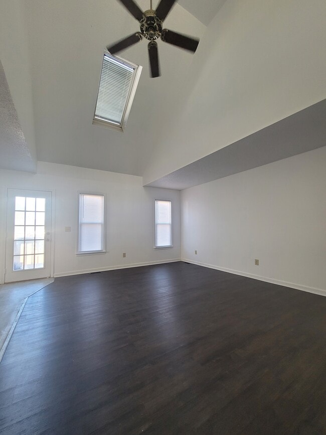 Photo - 304 Briggs Ave