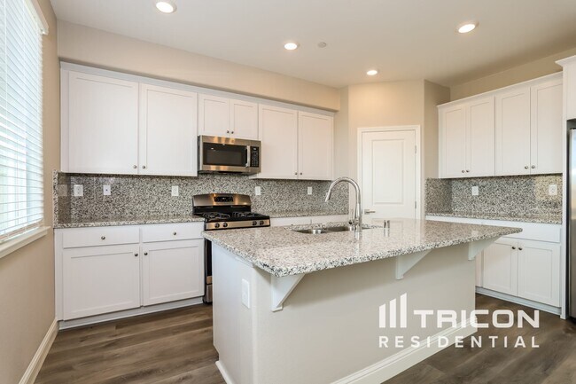 Photo - 1268 Victorian St