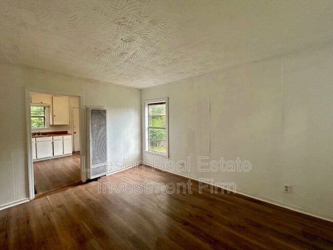 Photo - 734 W 74th St