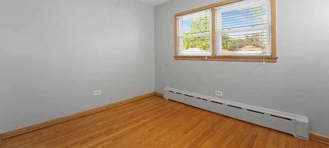 Photo - 3803 S Lombard Ave Unit 2