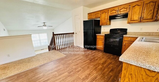 Photo - 3 bedroom Duplex with unique floor plan for rent in the Northland