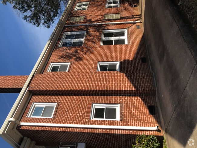 Building Photo - 706 E Marion St Rental