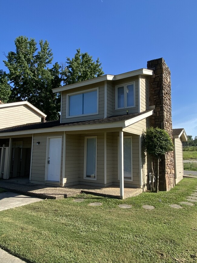 Building Photo - 13739 Turnberry Ln Rental