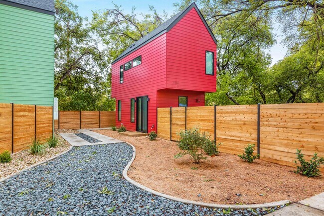Photo - 1118 Walton Ln