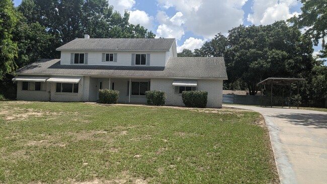 3 Bedroom 3.5 Bath Pool Home-No HOA - 3 Bedroom 3.5 Bath Pool Home-No HOA