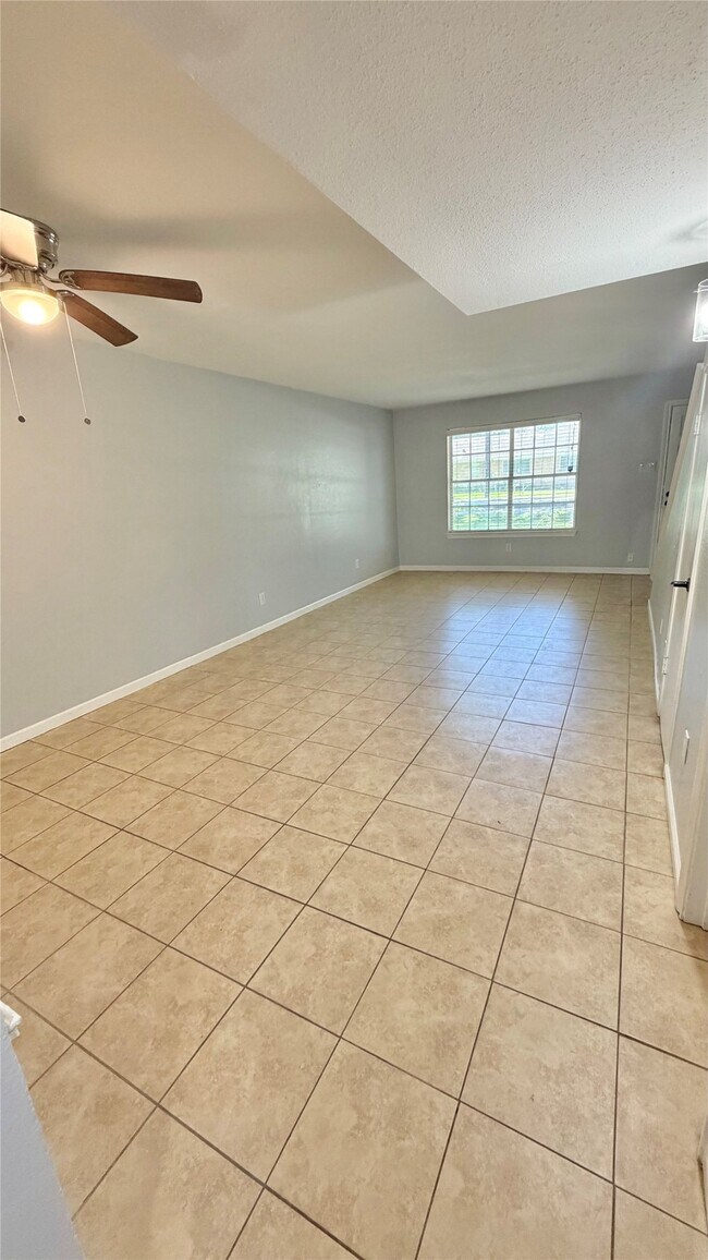 Photo - 5218 Milwee St Unidad 8