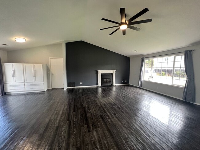 Photo - 3 bedroom, 2 bath single level home in Mckinleyville with Double Car Garage!