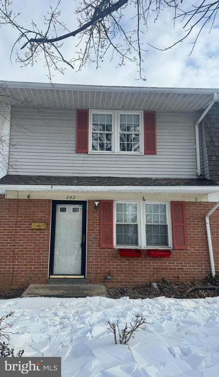 Photo - 242 Cameron St