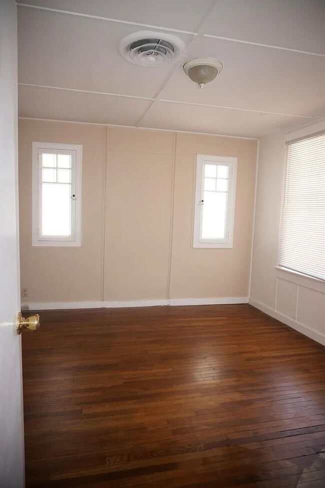 Photo - Pre- Leasing ! Unit 1