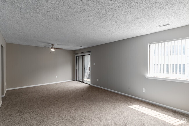 1 BR, 1 BA - 825SF - Living Room