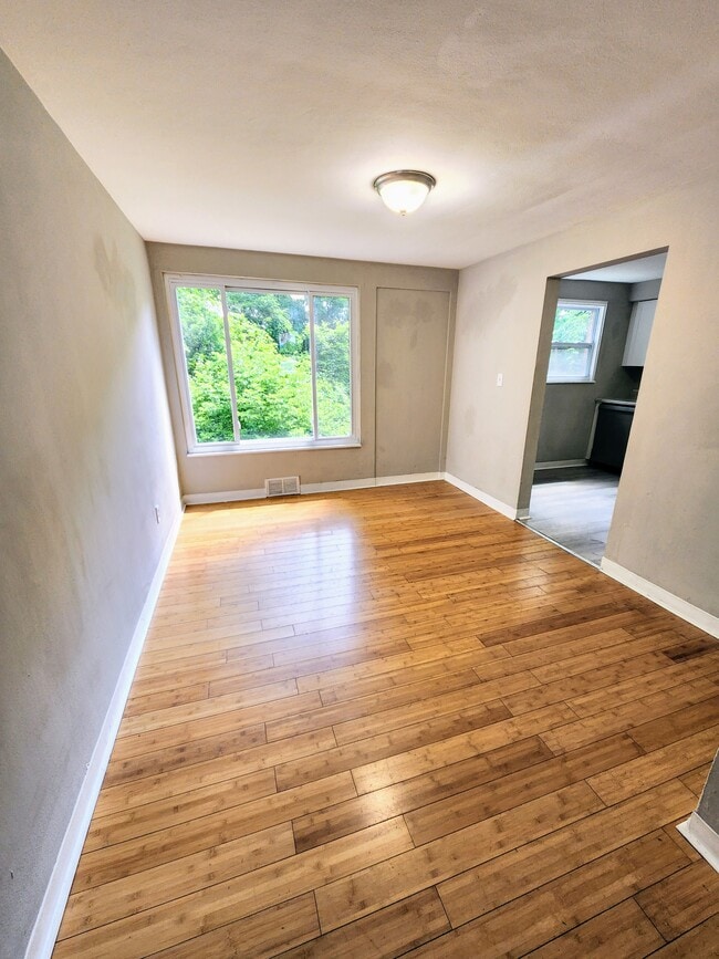 Photo - 456 Idlewood Rd