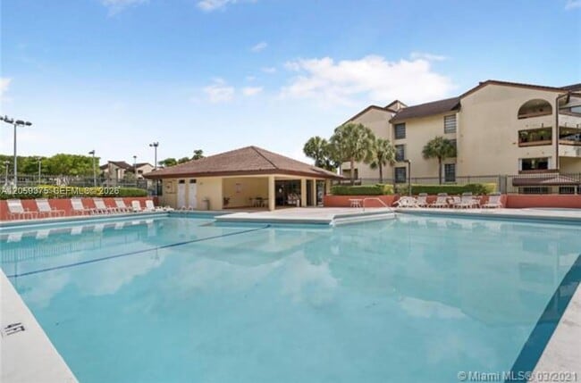 Building Photo - 8810 SW 123rd Ct Unit M-209