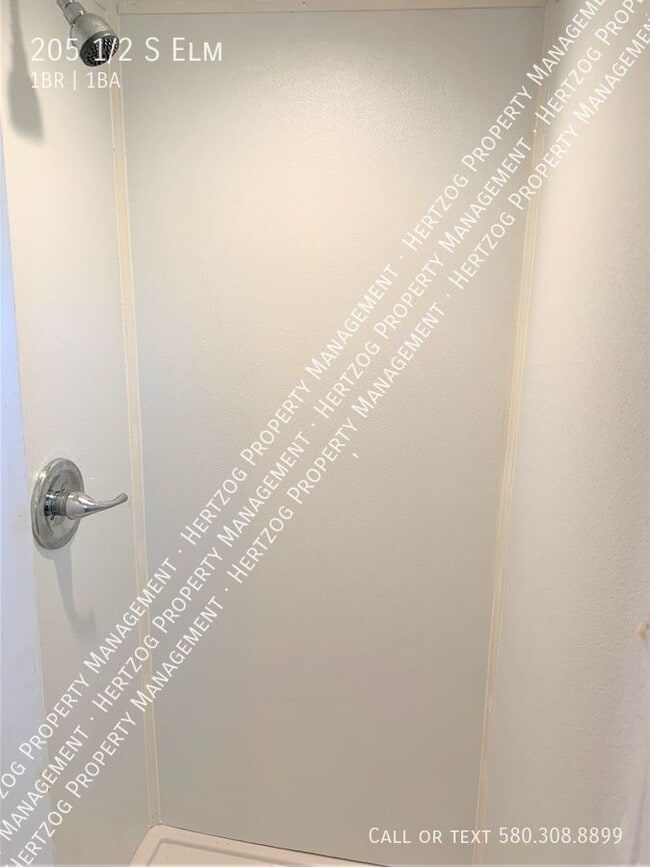 Photo - 205 1/2 S Elm-