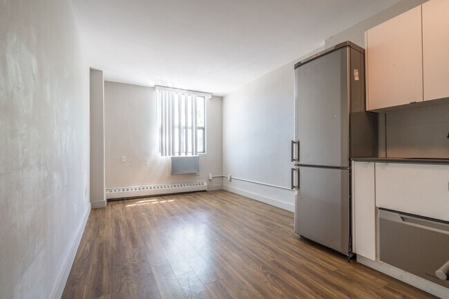 Photo - 798 Richmond Street West Unit 228