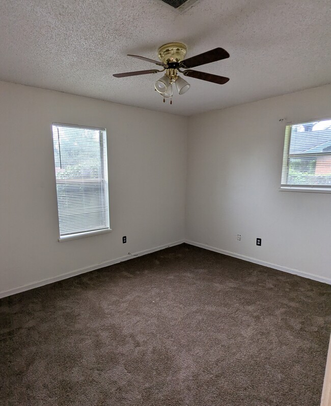 Photo - 2704 Astoria Dr