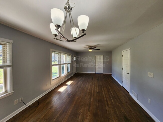 Photo - 1750 Boulderview Dr SE