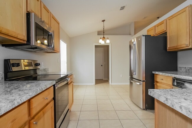 Photo - 4650 Salamander St