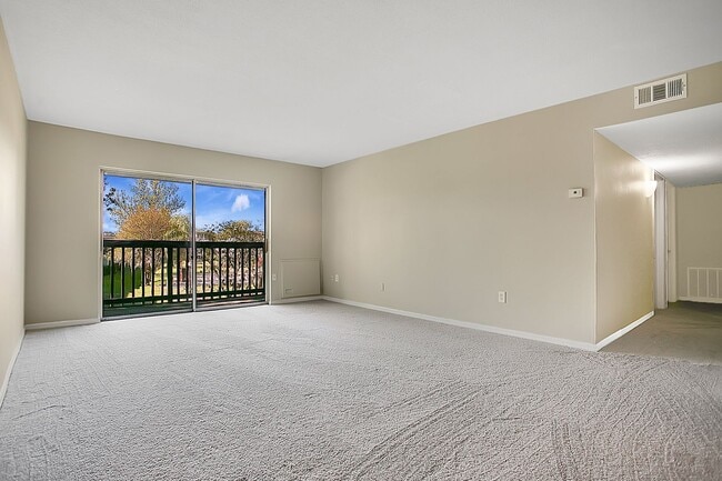 Photo - 1ST MONTH RENT FREE 2 Bed 1 Bath 2nd Floor Unit With Balcony In Desirable Area Winter Park Sectio... Unit # D211