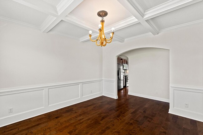 Photo - Large 5 bedroom home- don't miss this one!