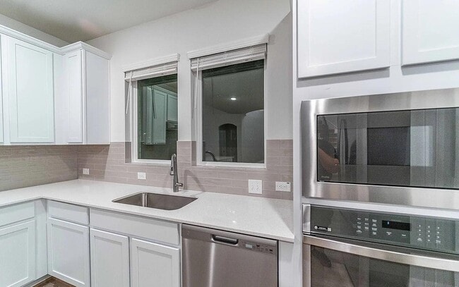 Photo - 213 Alicante Ln