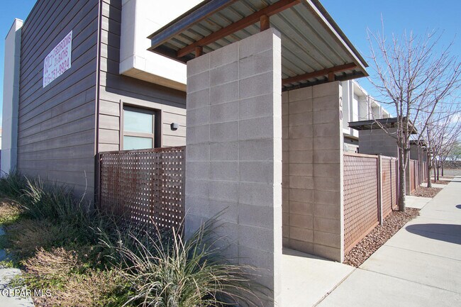 Photo - 6262 Woodrow Bean Transmountain