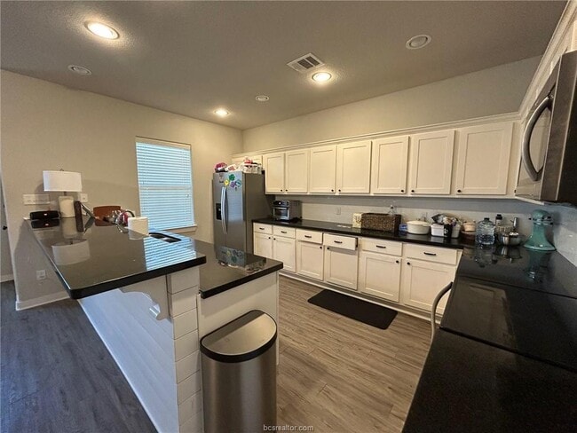 Photo - 419 Goldilocks Ln