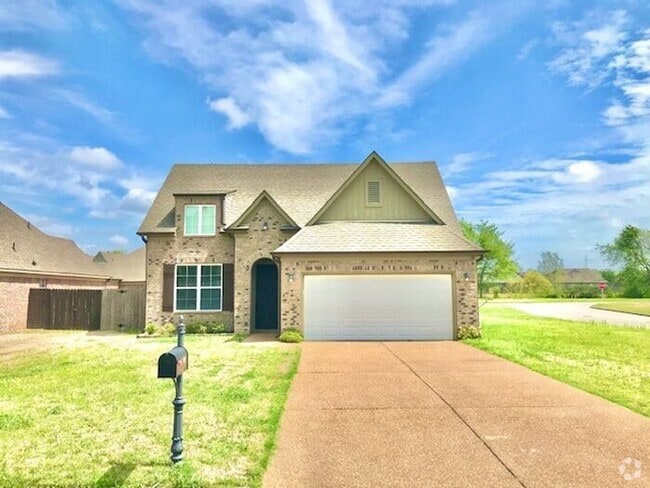 Building Photo - Available Now! 4-Bedroom 2.5 Bath Home In ...