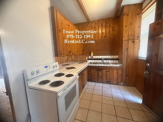 Photo - 920 Texas Dr