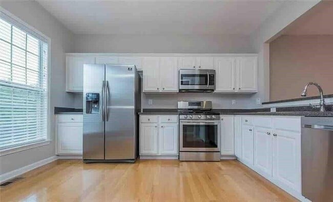 Photo - 1108 Thornborough Dr