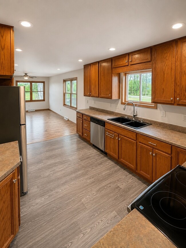 Photo - 1128 Lyndon St