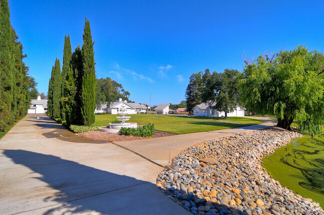 Building Photo - Majestic Country Getaway Rental