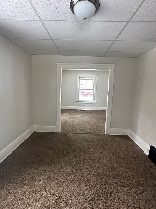 Photo - 872 E Crosier St