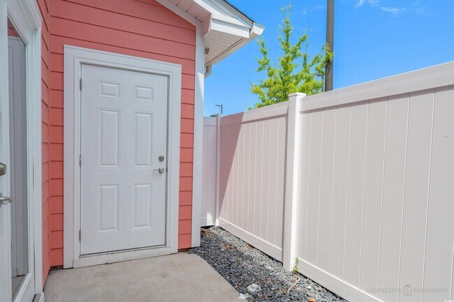 Photo - High Market in Market Common