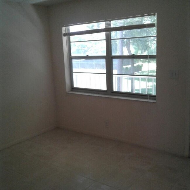 Photo - 5180 NE 6th Ave Unidad 623