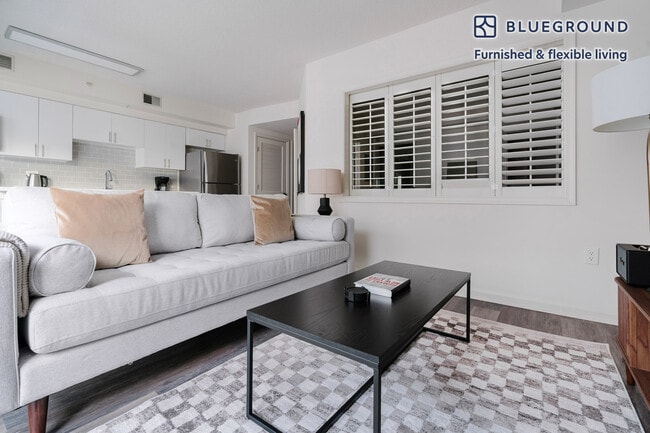 Photo - 1301 M St NW Unidad FL8-ID1219