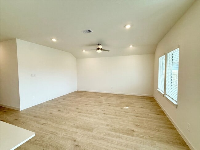 Photo - 30751 Wicklow Gdns Dr