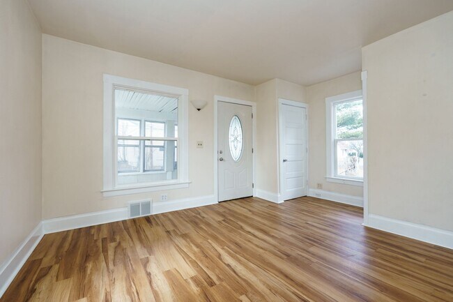 Photo - Two Bed One Bath Home in Battle Creek!