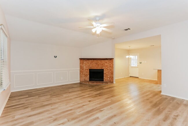 Photo - 526 Berryhill Dr