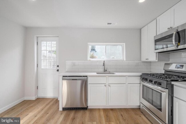 Photo - 438 Dudley St
