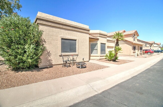 Building Photo - 1756 E Kesler Ln Rental