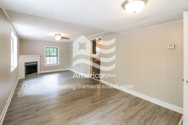 Photo - 310 Brown Pl