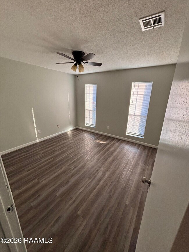 Photo - 108 Cantal Dr Unit B