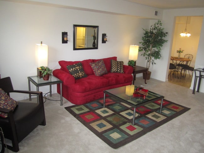 Photo - Briarwood Court