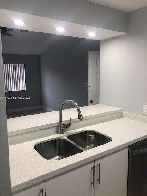 Photo - 550 S Park Rd Unit 32-8